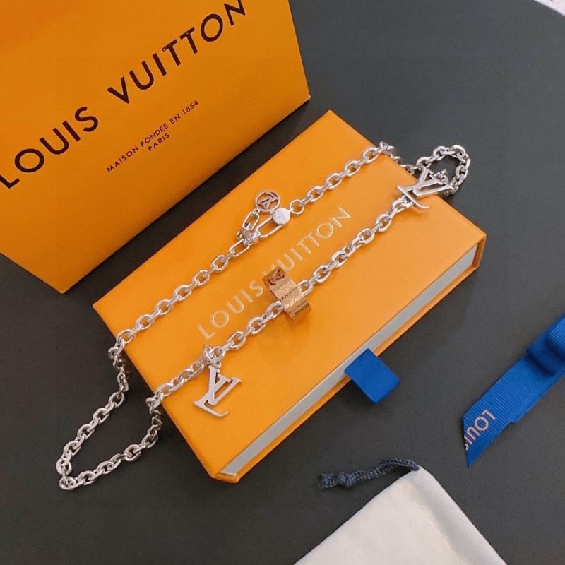 Louis Vuitton Necklaces